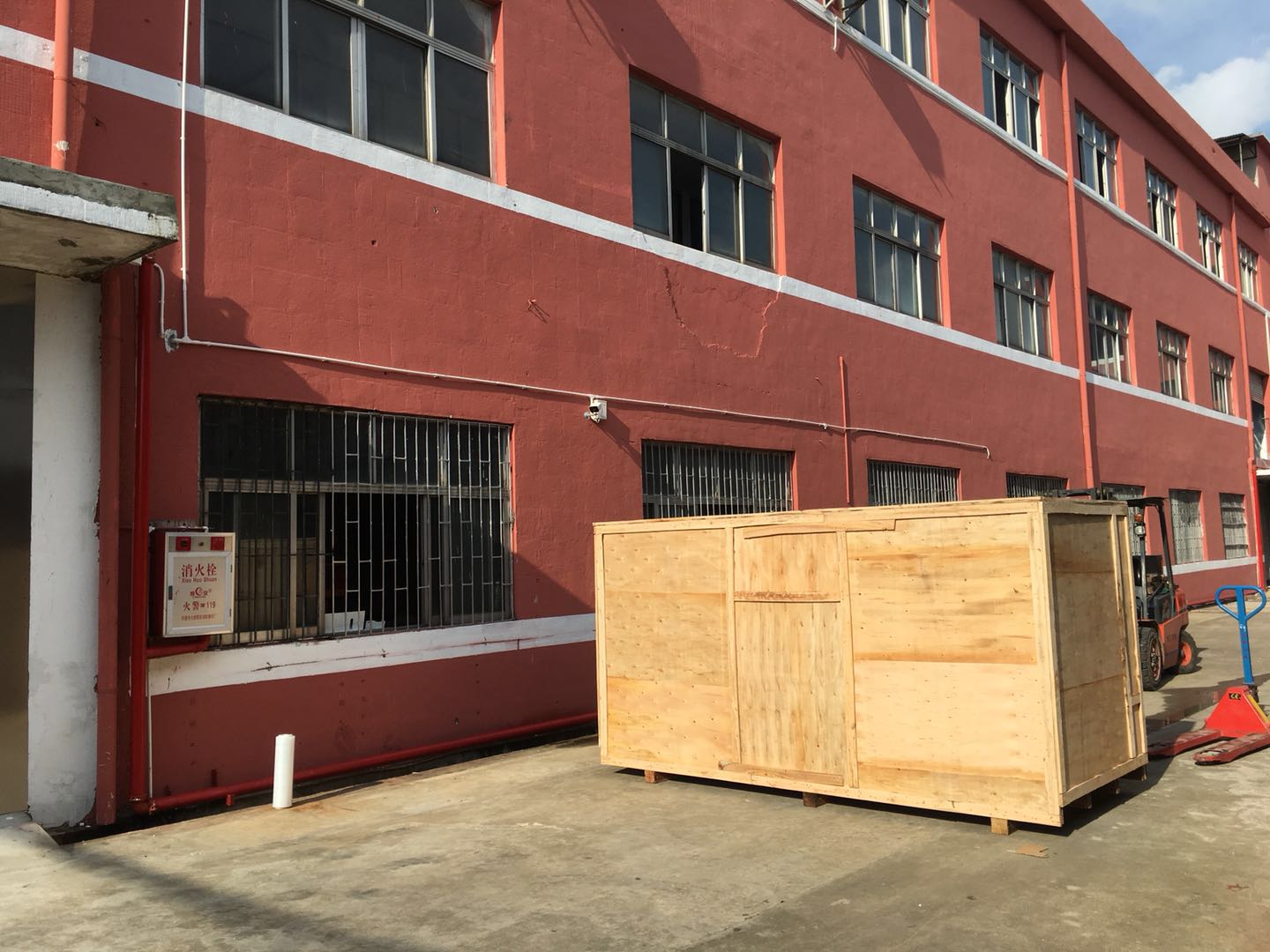 數(shù)控自動鉆孔機出貨山東！